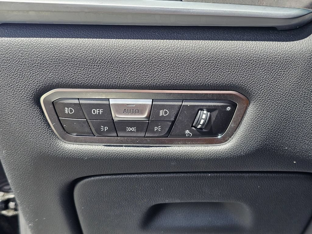 Used 2022 BMW X7 xDrive40i w/ Premium Package AWD/4WD image 27