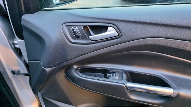 Used 2017 Ford Escape SE w/ Equipment Group 201A image 37