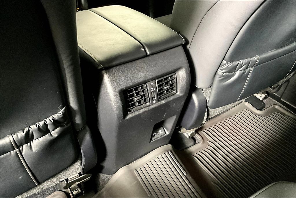 Used 2022 Lexus GX 460 image 34