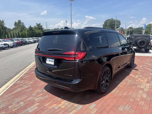 Used 2025 Chrysler Pacifica Limited FWD image 36