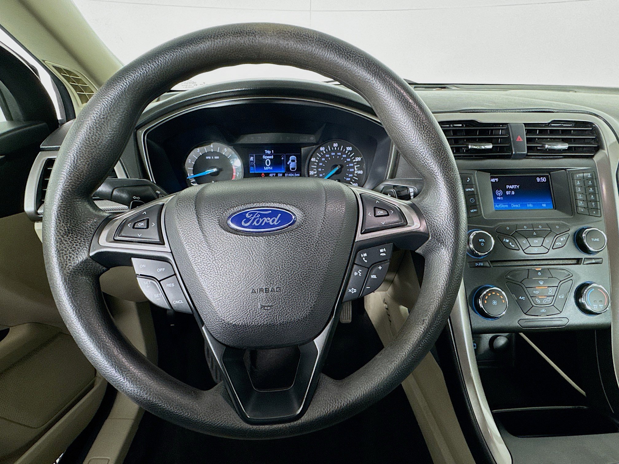 Used 2017 Ford Fusion SE image 11