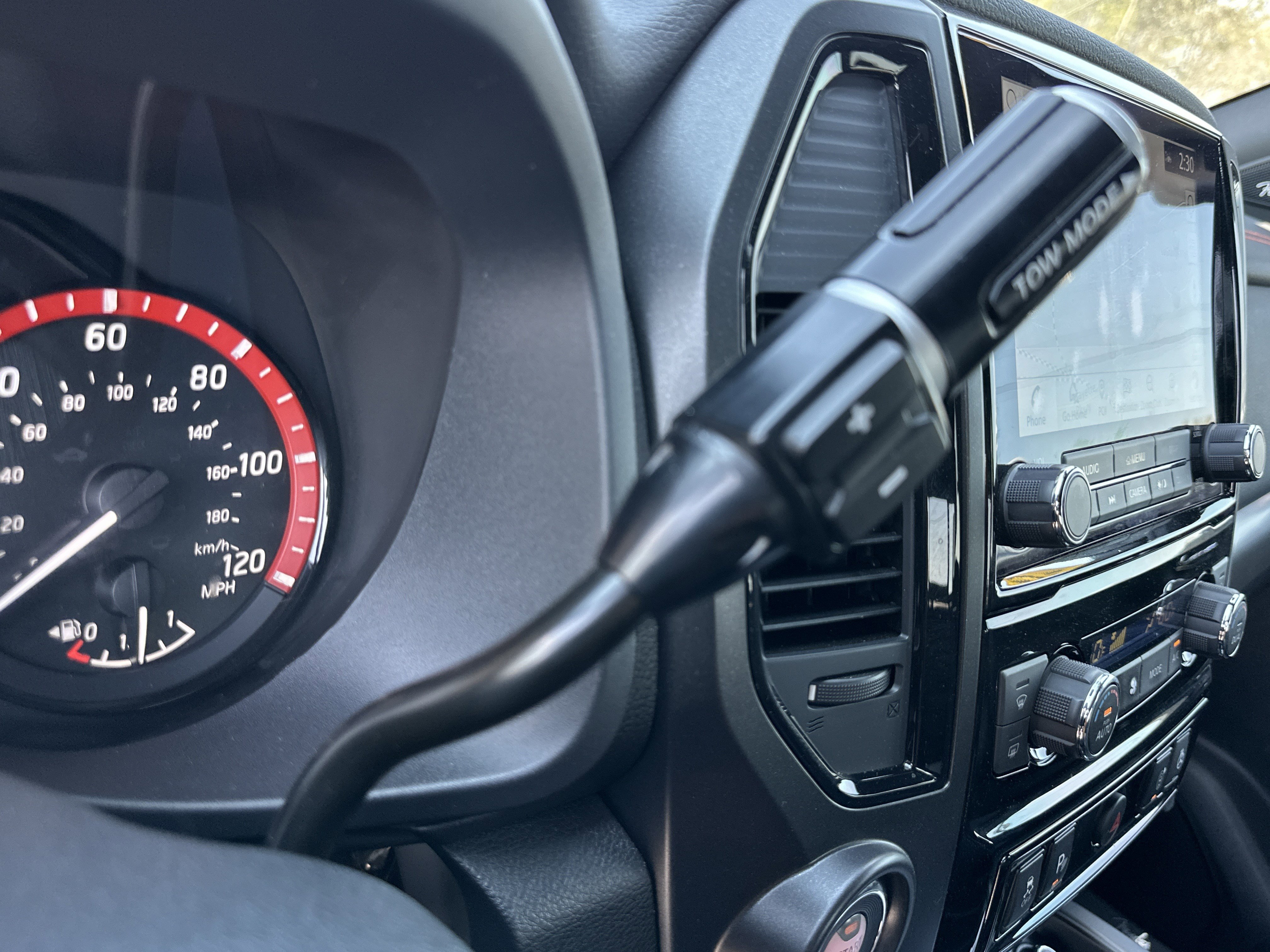 Used 2024 Nissan Titan PRO-4X w/ Pro-4x Convenience Package image 32