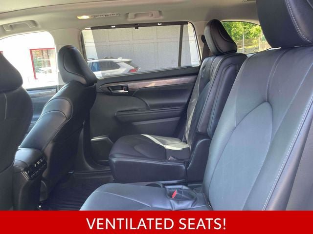 Used 2025 Toyota Highlander Platinum AWD/4WD image 14
