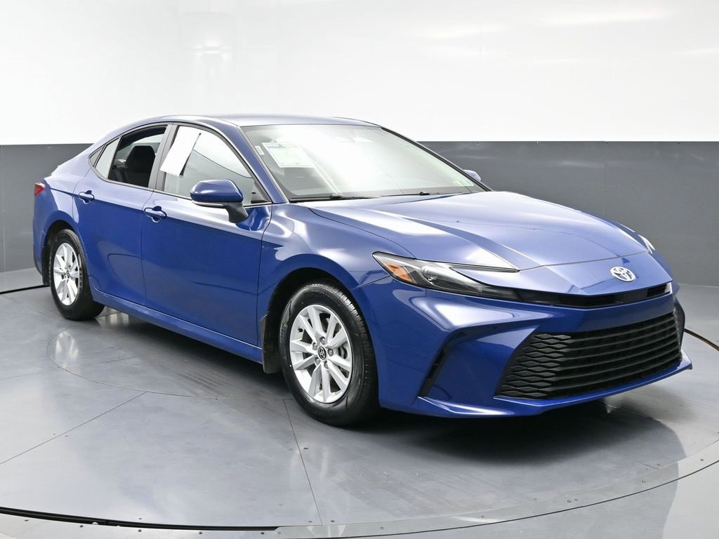 Used 2025 Toyota Camry LE w/ Convenience Package image 3