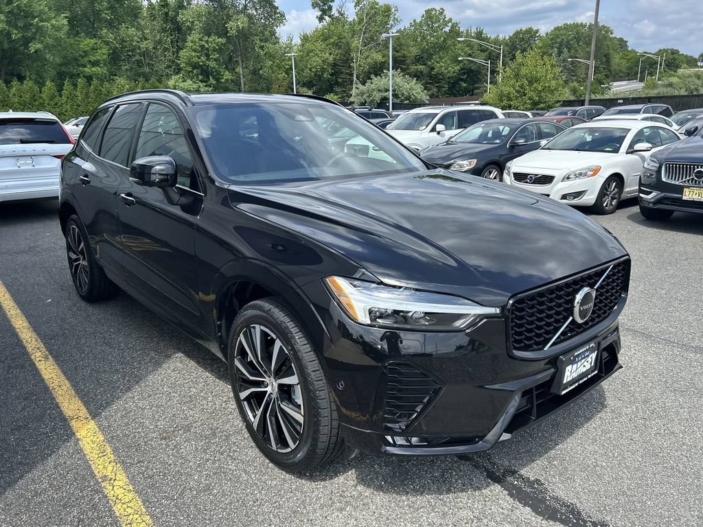 Certified 2023 Volvo XC60 B5 Plus w/ Climate Package AWD/4WD image 2