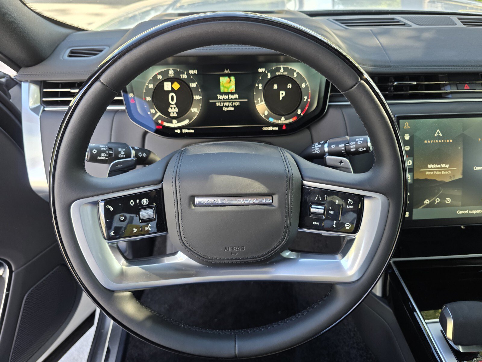 New 2026 Land Rover Range Rover Long Wheelbase SE AWD/4WD image 16