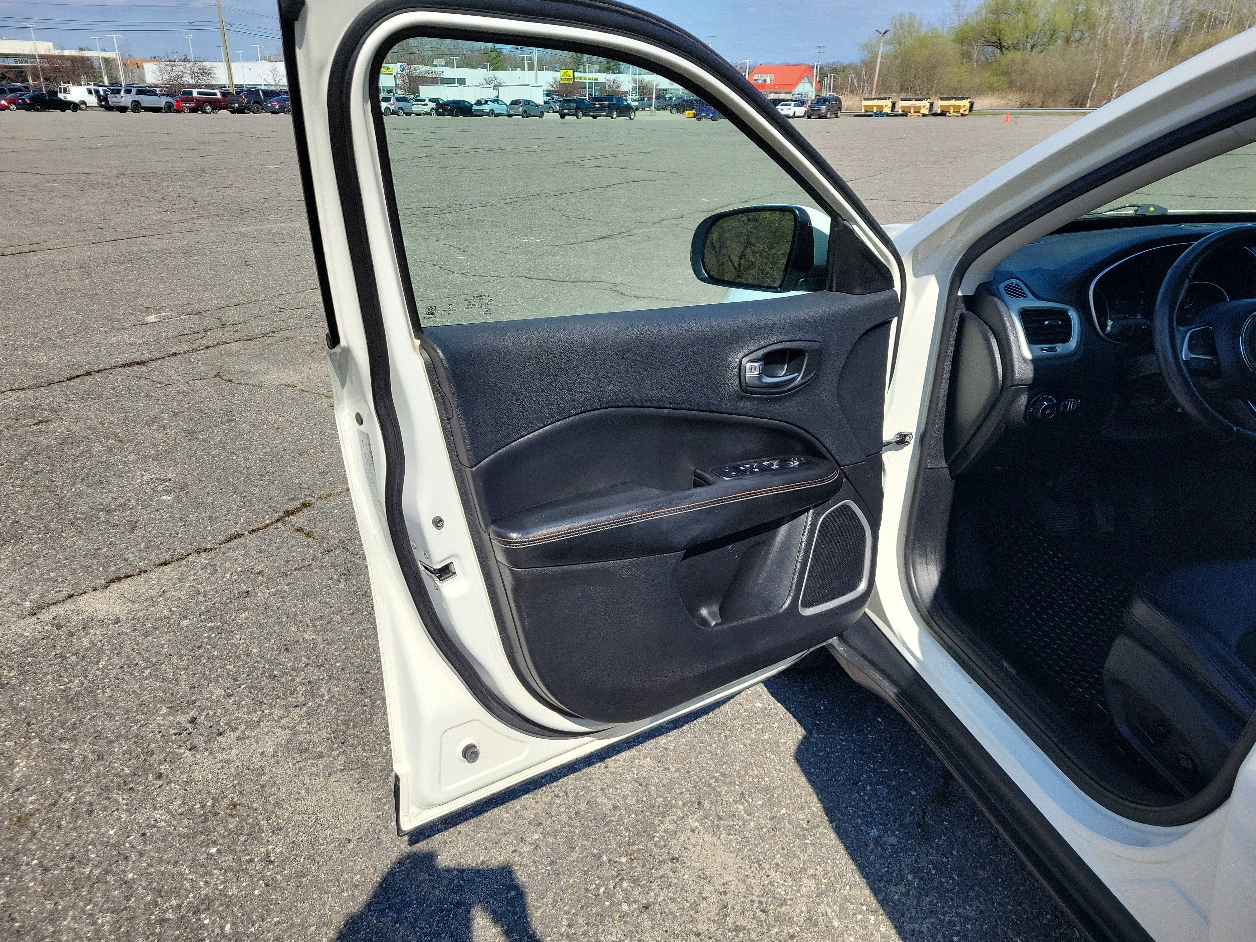 Used 2019 Jeep Compass Latitude w/ Popular Equipment Group AWD/4WD image 14