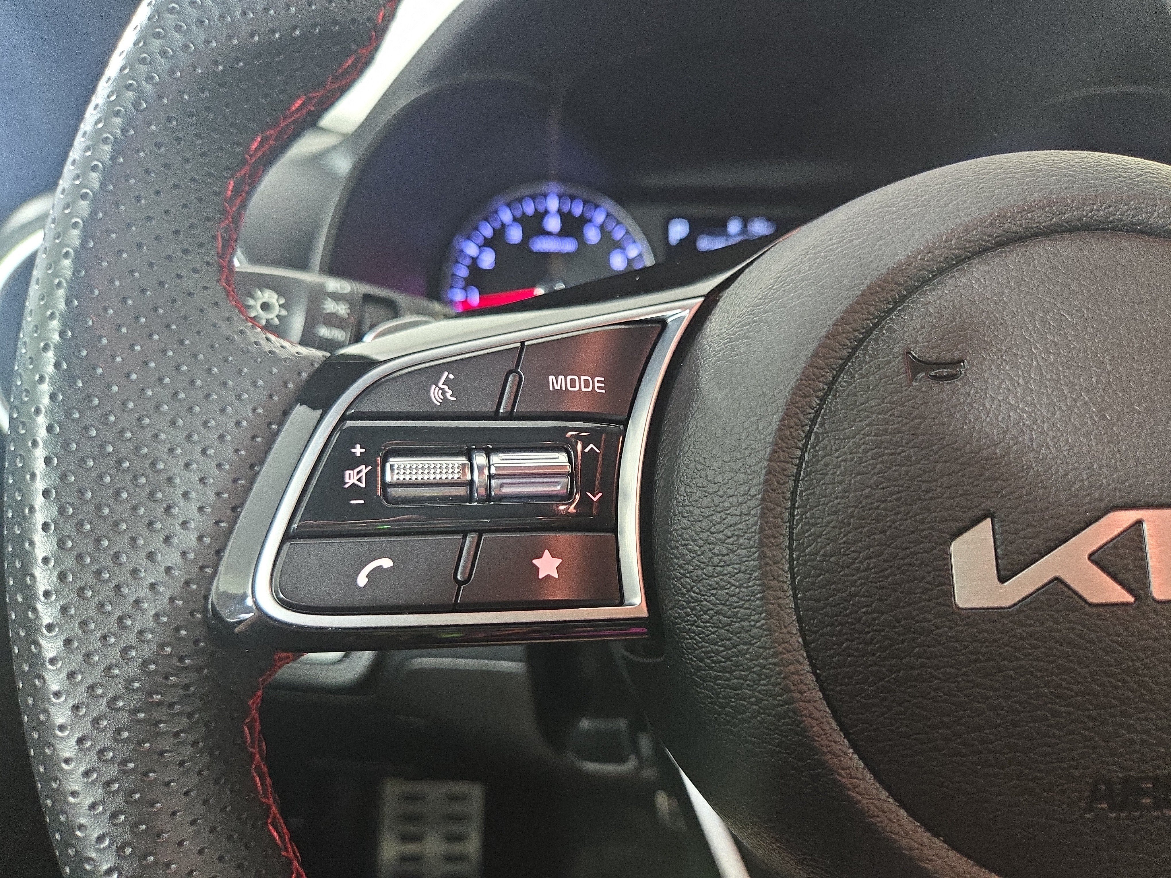 Used 2023 Kia Forte GT FWD image 15