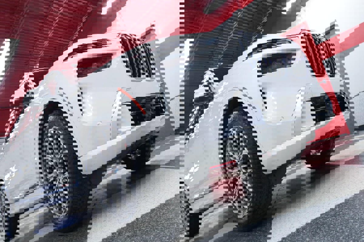 Used 2023 BMW X7 xDrive40i w/ Premium Package image 42