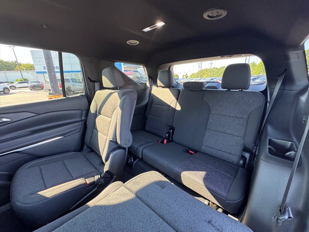 Used 2027 Chevrolet Traverse LT FWD image 13