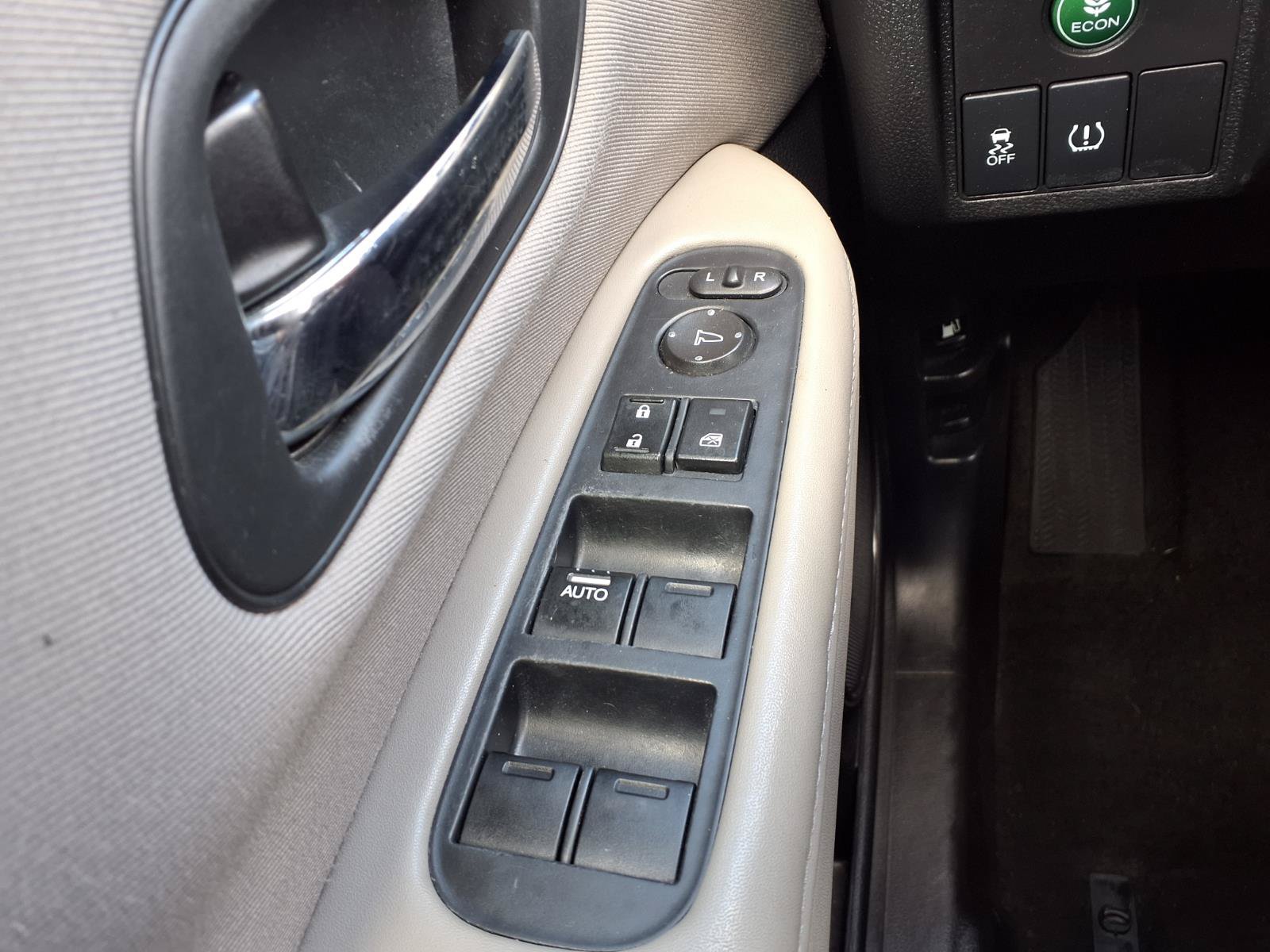 Used 2016 Honda HR-V LX image 10