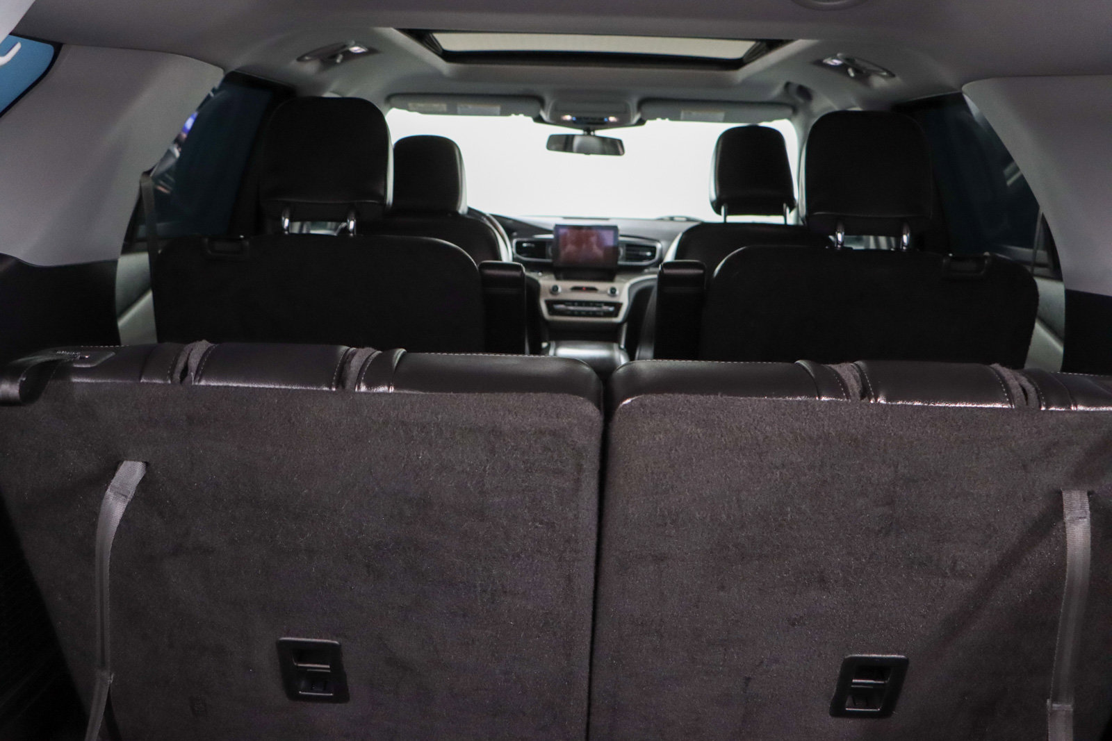 Used 2022 Ford Explorer XLT w/ XLT Sport Appearance Package image 31