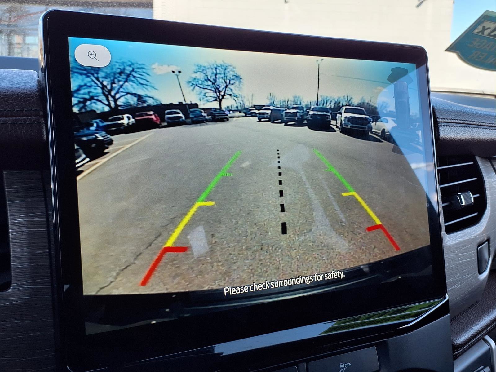 Used 2023 Ford Expedition Limited image 10