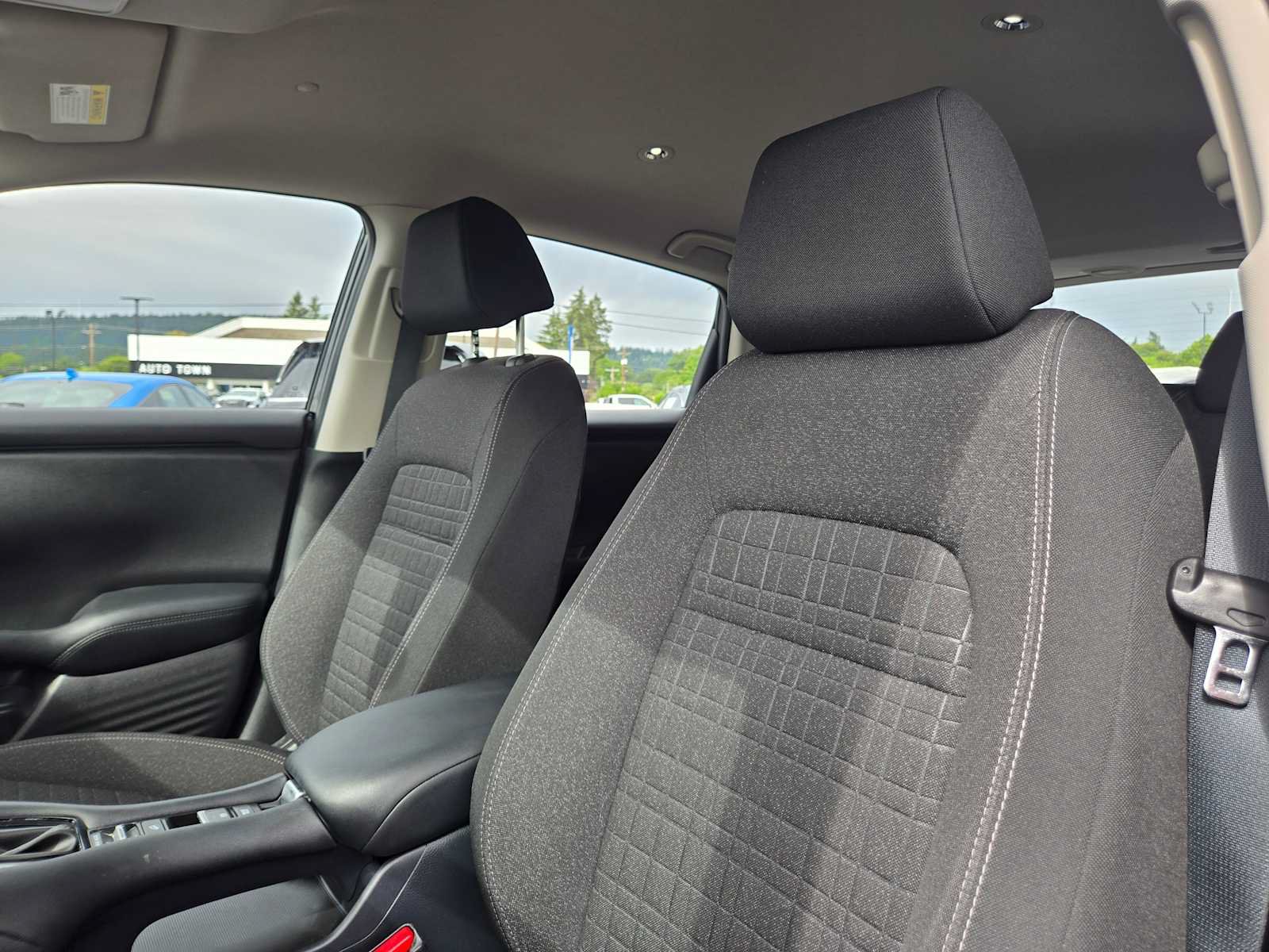 Used 2023 Honda HR-V LX image 20