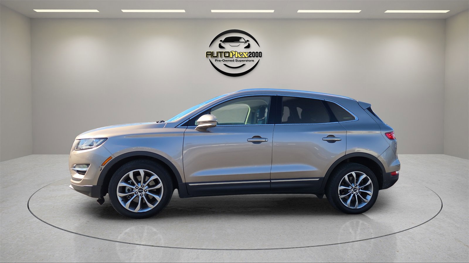 Used 2019 Lincoln MKC Select w/ Select Plus Package image 4
