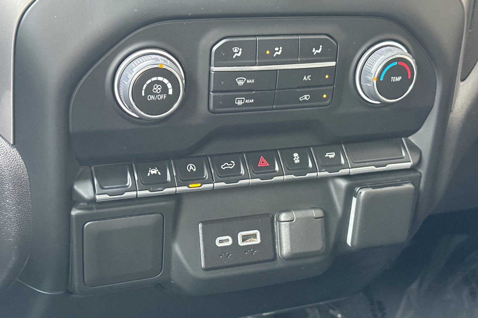 Used 2024 Chevrolet Silverado 1500 Custom image 26