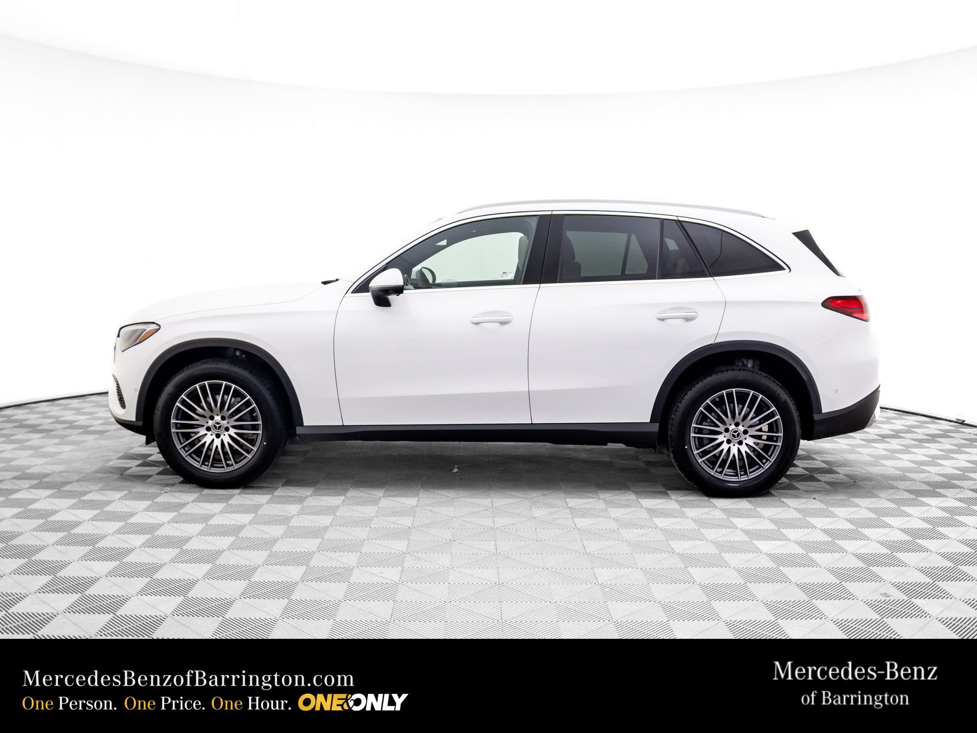 New 2026 Mercedes-Benz GLC 300 4MATIC image 2