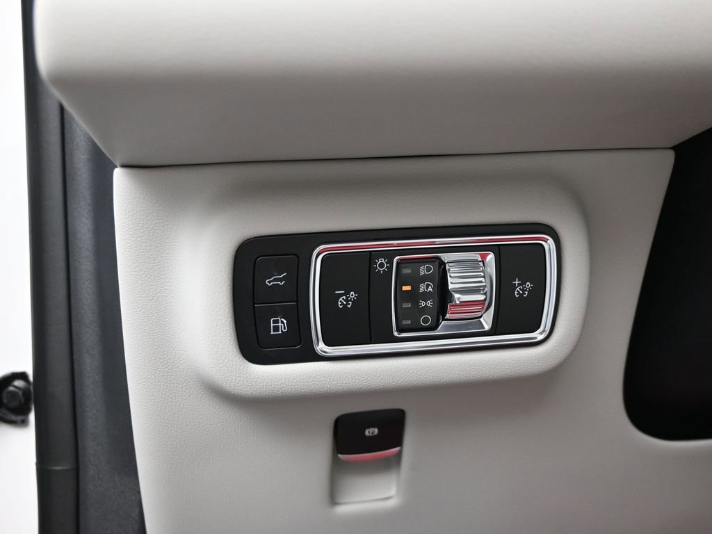 New 2026 Lincoln Nautilus Premier image 13