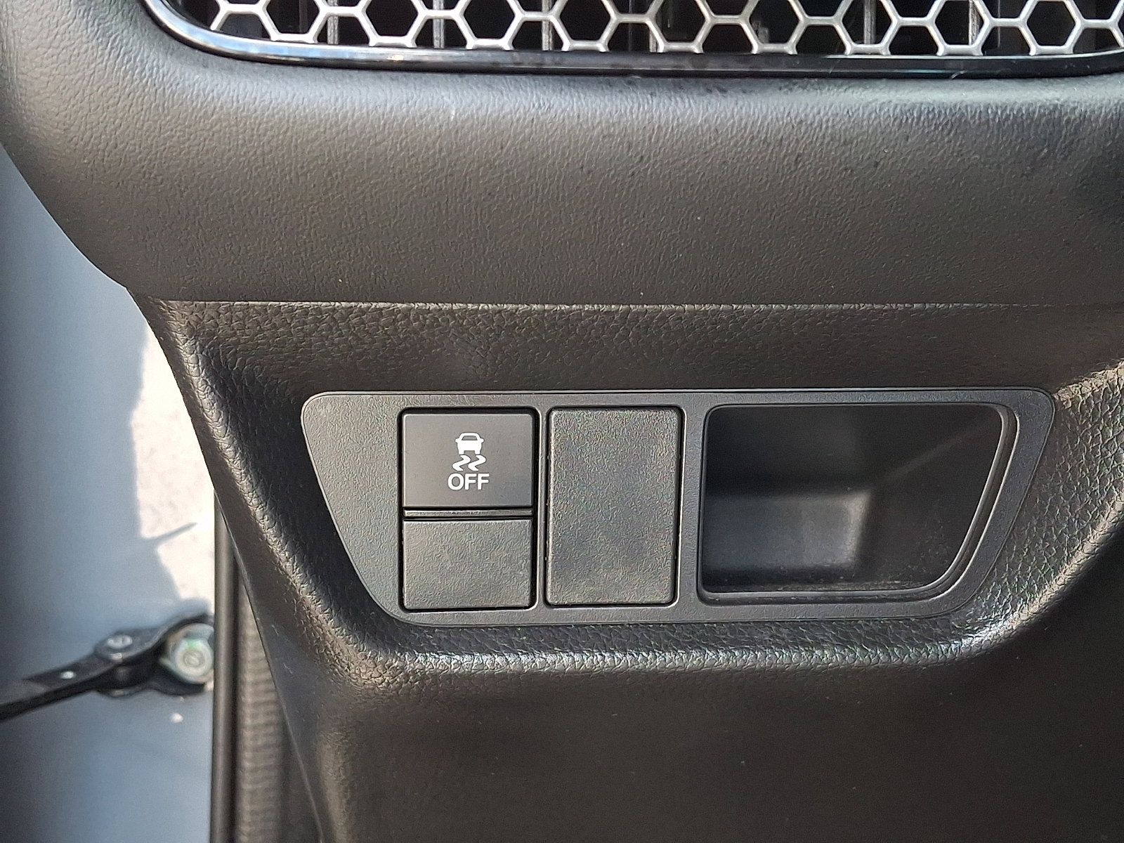 Used 2025 Honda HR-V Sport image 25