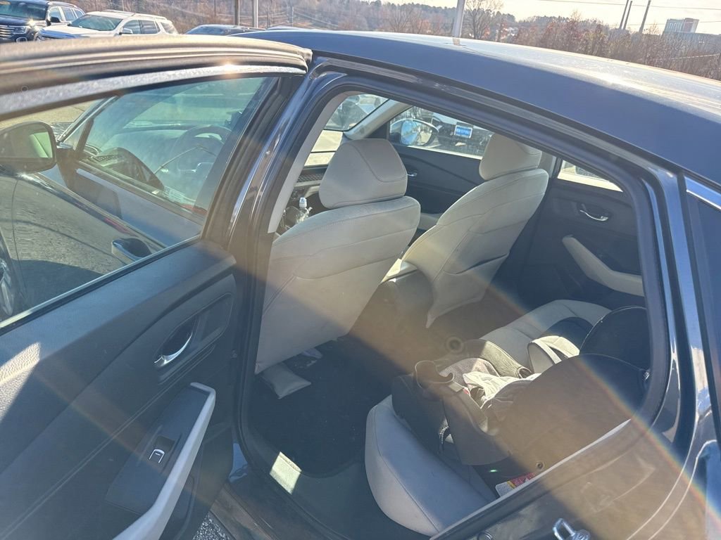 Certified 2023 Honda Accord EX image 5