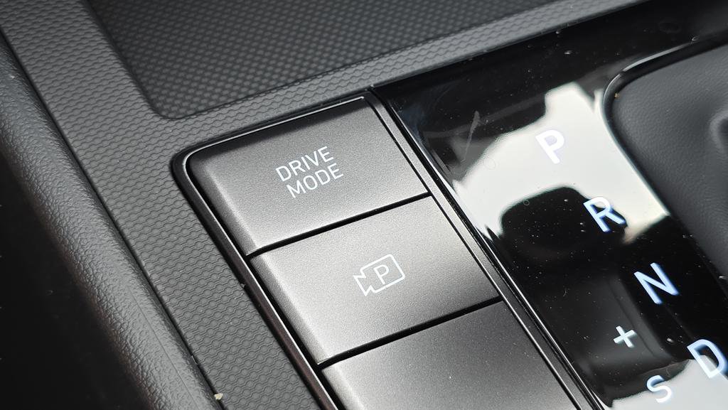 New 2026 Hyundai Elantra Sport FWD image 31