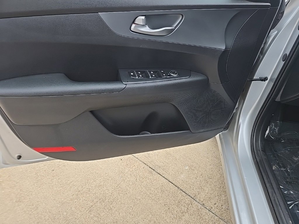 Used 2021 Kia Forte LXS image 12