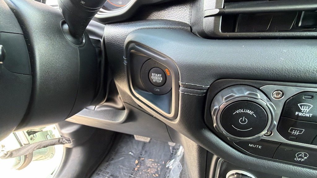 Used 2024 Jeep Wrangler Unlimited Sahara AWD/4WD image 17