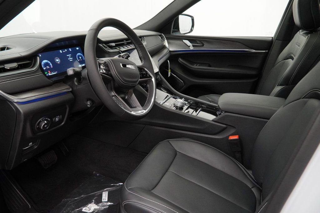 New 2025 Jeep Grand Cherokee L Overland image 16