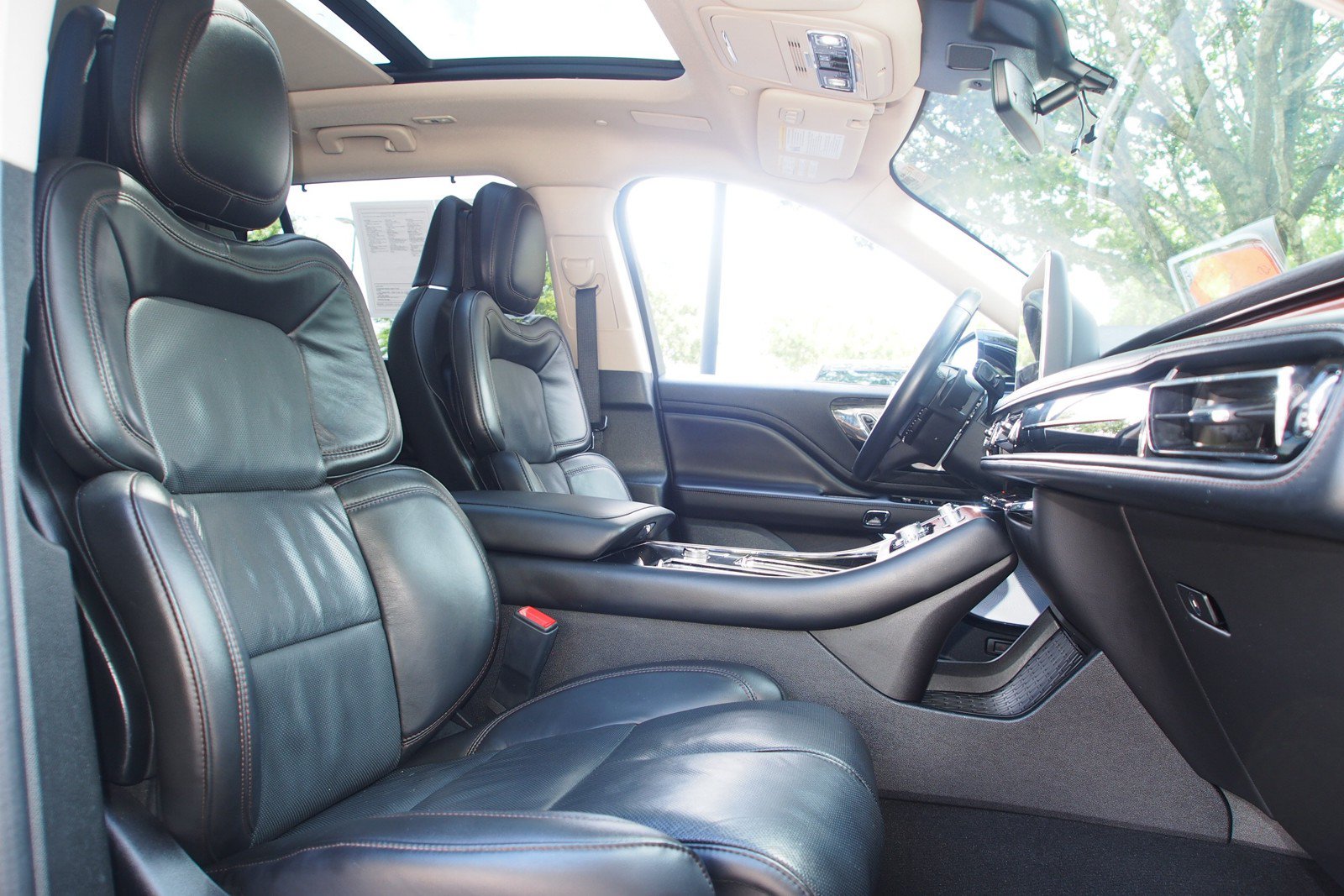 Used 2024 Lincoln Aviator Reserve w/ Equipment Group 201A RWD image 11