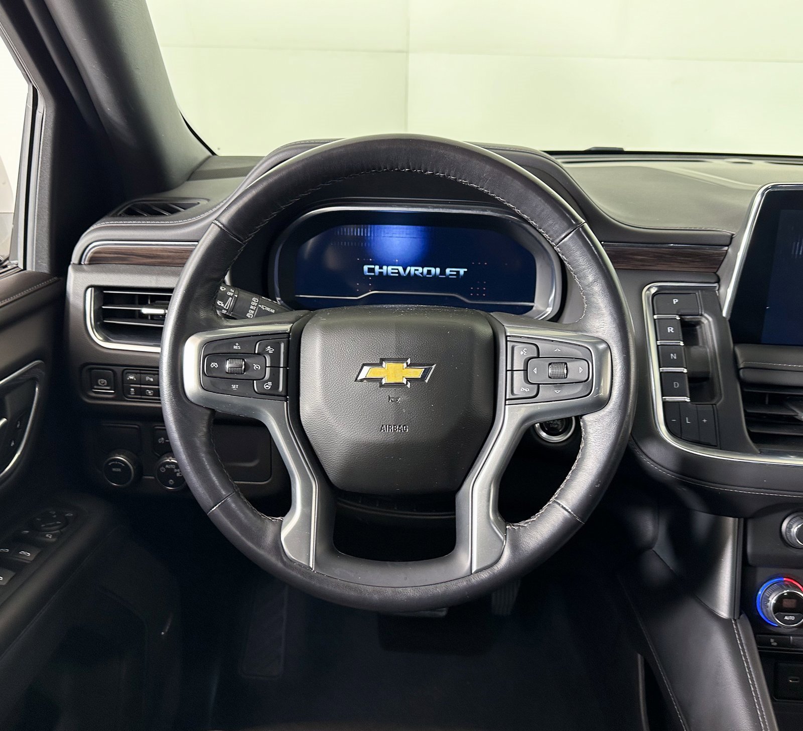 Used 2022 Chevrolet Tahoe LT w/ Luxury Package image 11