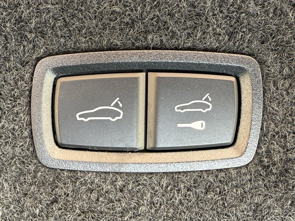 Certified 2024 Porsche Taycan Turbo S image 30