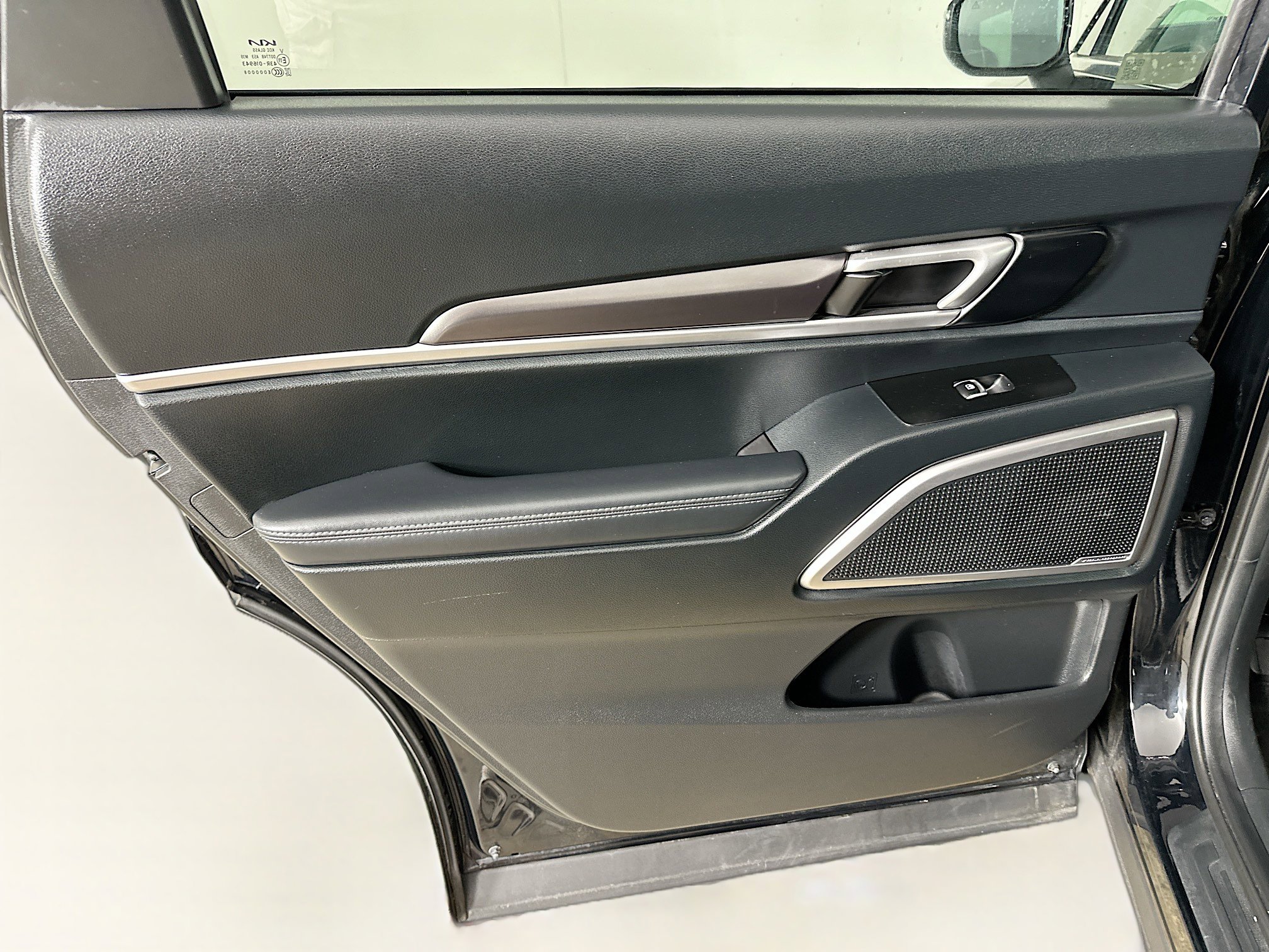 Used 2025 Kia Telluride S image 27