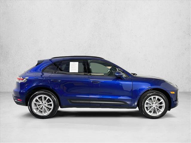 Certified 2026 Porsche Macan AWD/4WD image 8