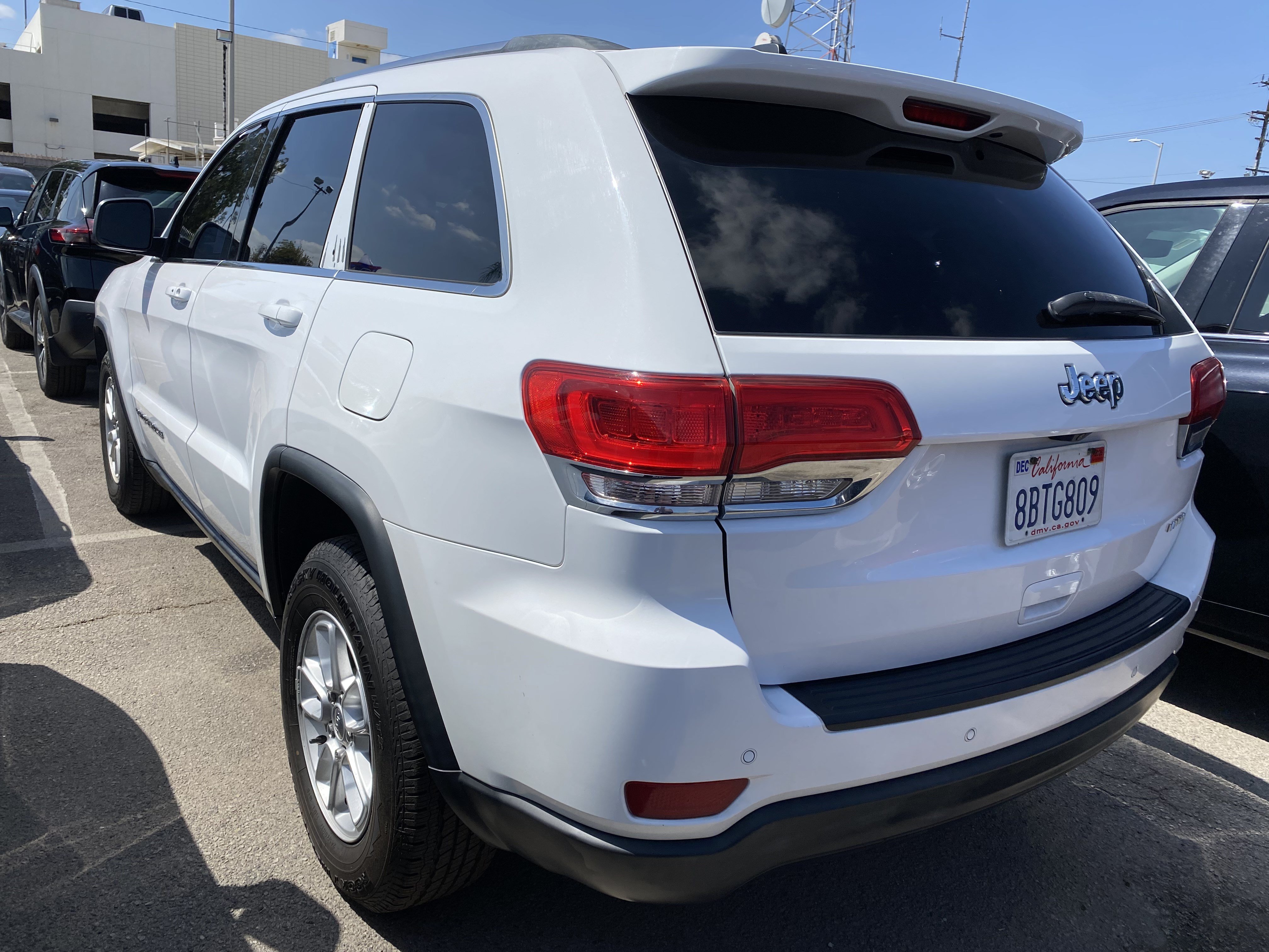 Used 2018 Jeep Grand Cherokee Laredo RWD image 9