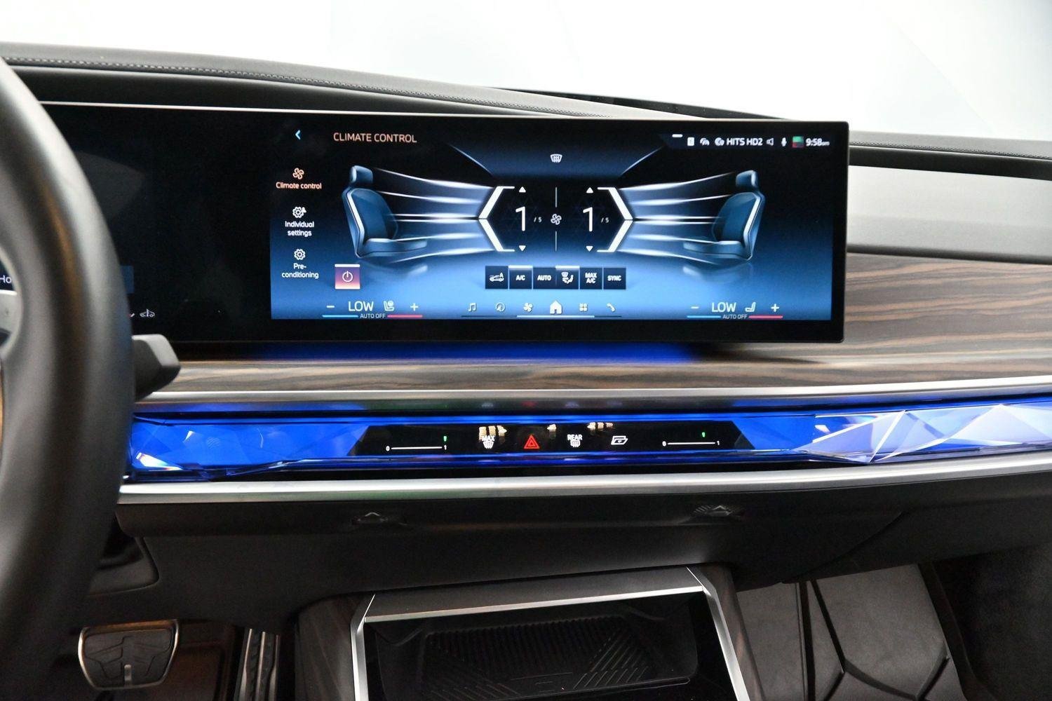 Used 2024 BMW 740i xDrive w/ Premium Package AWD/4WD image 22