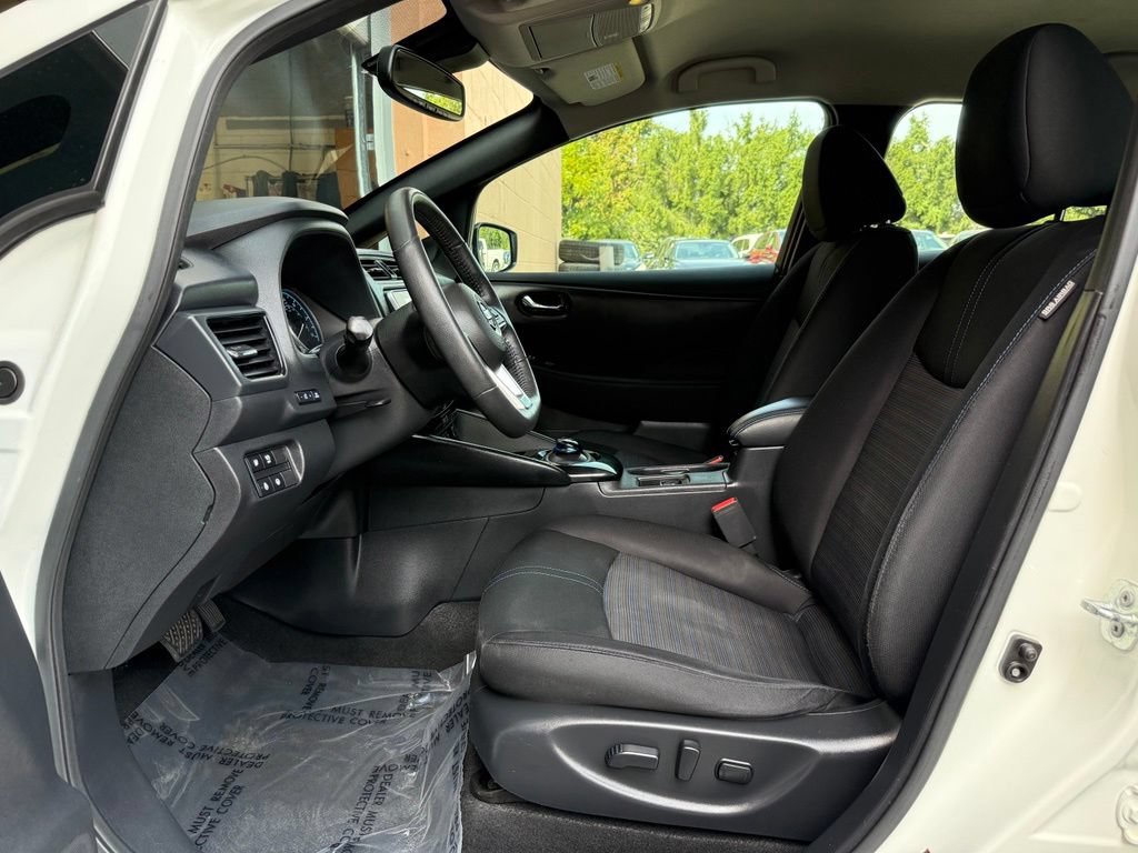 Used 2021 Nissan Leaf SV w/ SV Technology Package FWD image 10