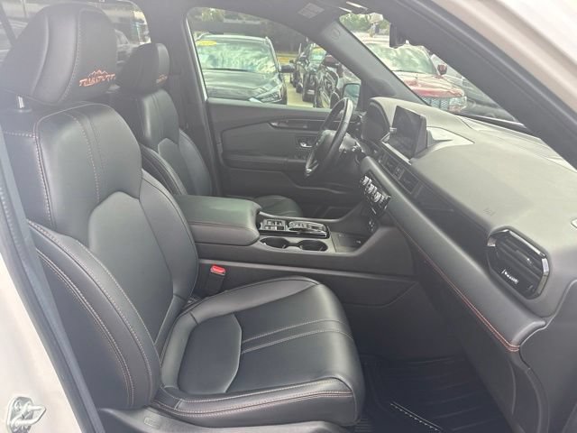 Used 2024 Honda Pilot TrailSport image 23