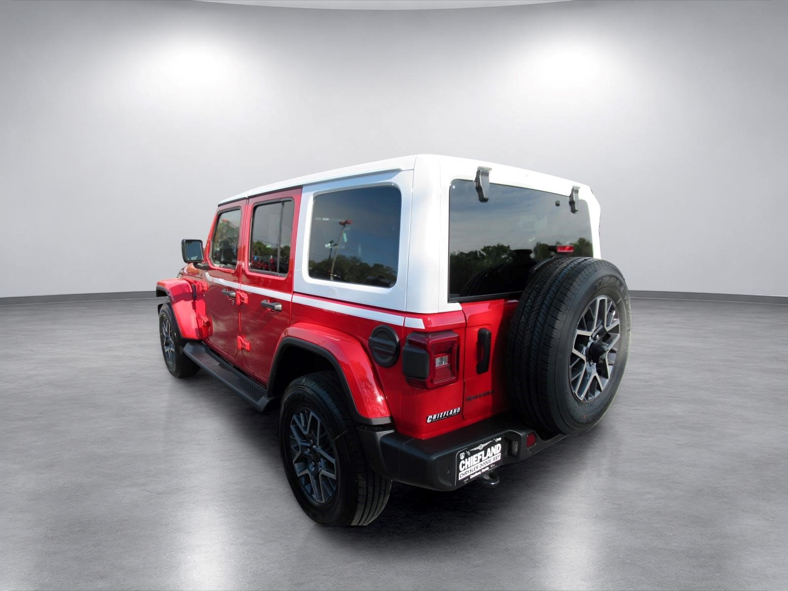 New 2026 Jeep Wrangler Unlimited Sahara w/ Whitecap Package AWD/4WD image 5