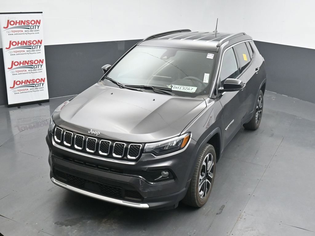 Used 2023 Jeep Compass Limited image 12