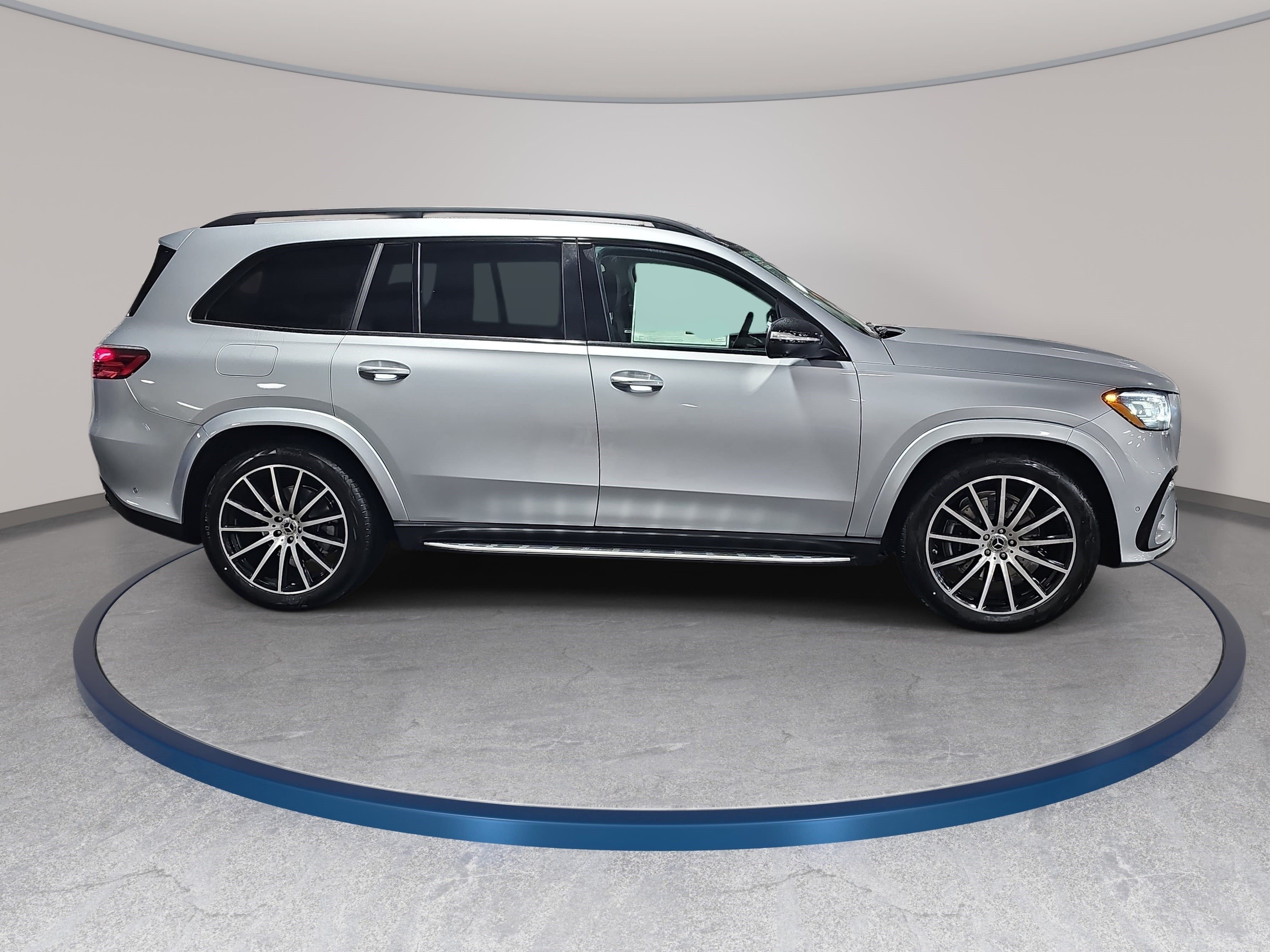 New 2026 Mercedes-Benz GLS 450 4MATIC image 4