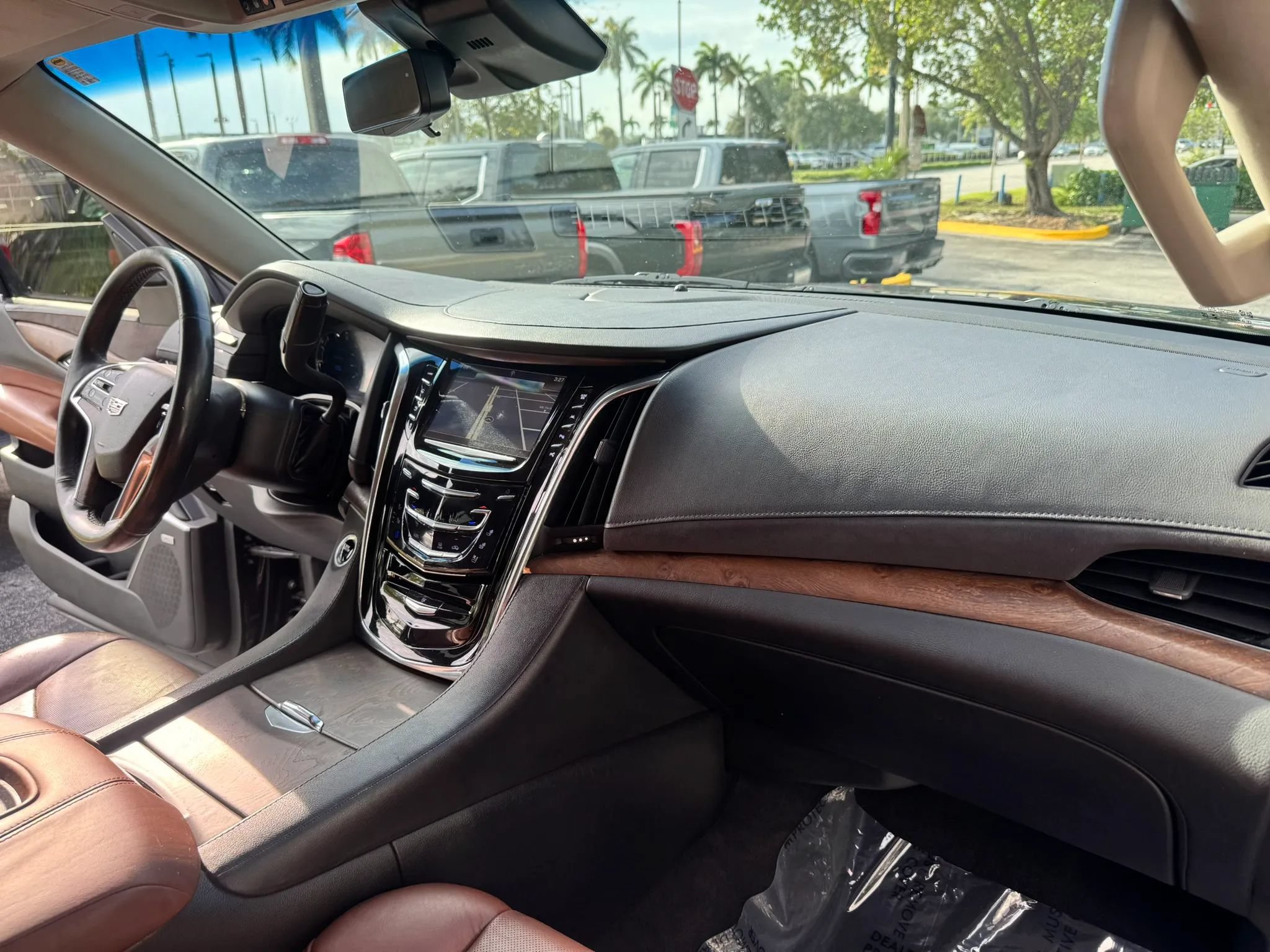 Used 2017 Cadillac Escalade ESV Premium Luxury AWD/4WD image 23