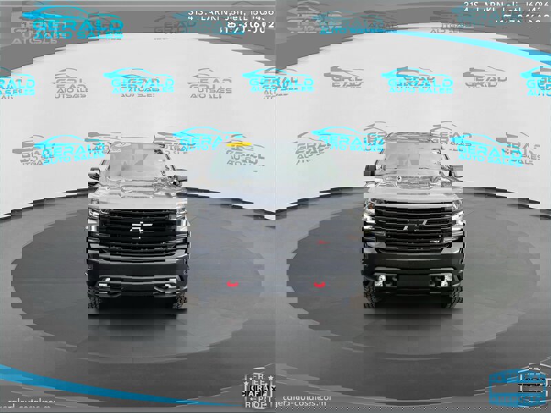 Used 2021 Chevrolet Silverado 1500 LT Trail Boss w/ Convenience Package II image 2