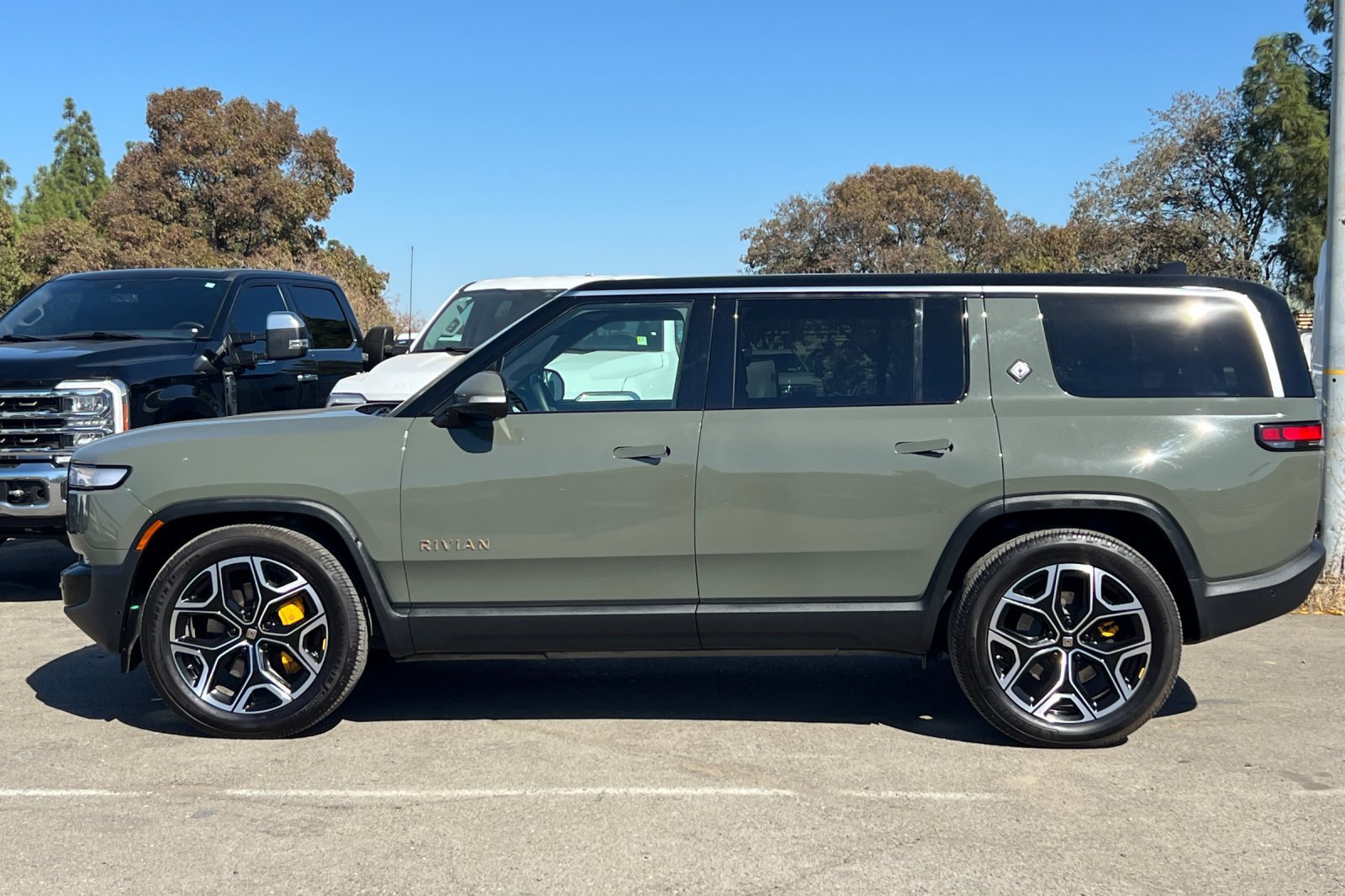 Used 2022 Rivian R1S Launch Edition Quad AWD/4WD image 7