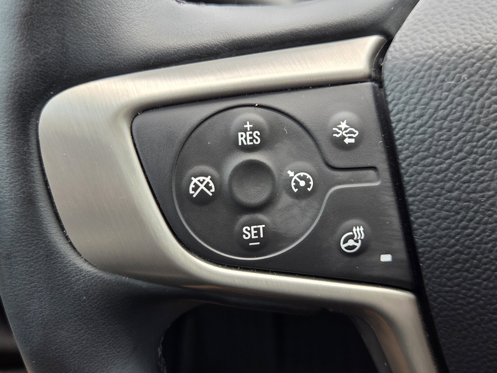 Used 2024 GMC Terrain Denali w/ Denali Premium Package AWD/4WD image 24