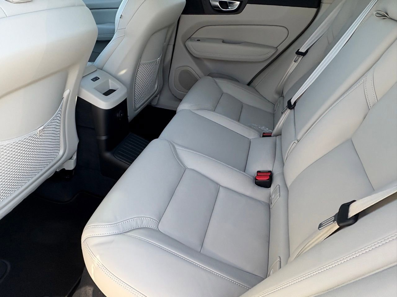 New 2026 Volvo XC60 T8 Ultra w/ Protection Package Premier image 21