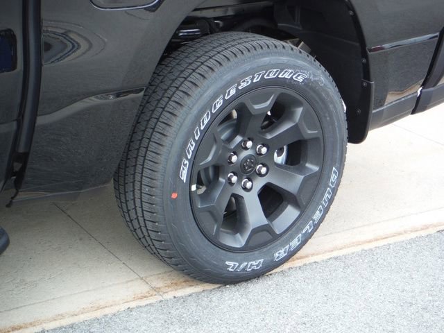 New 2026 RAM 1500 Express AWD/4WD image 3