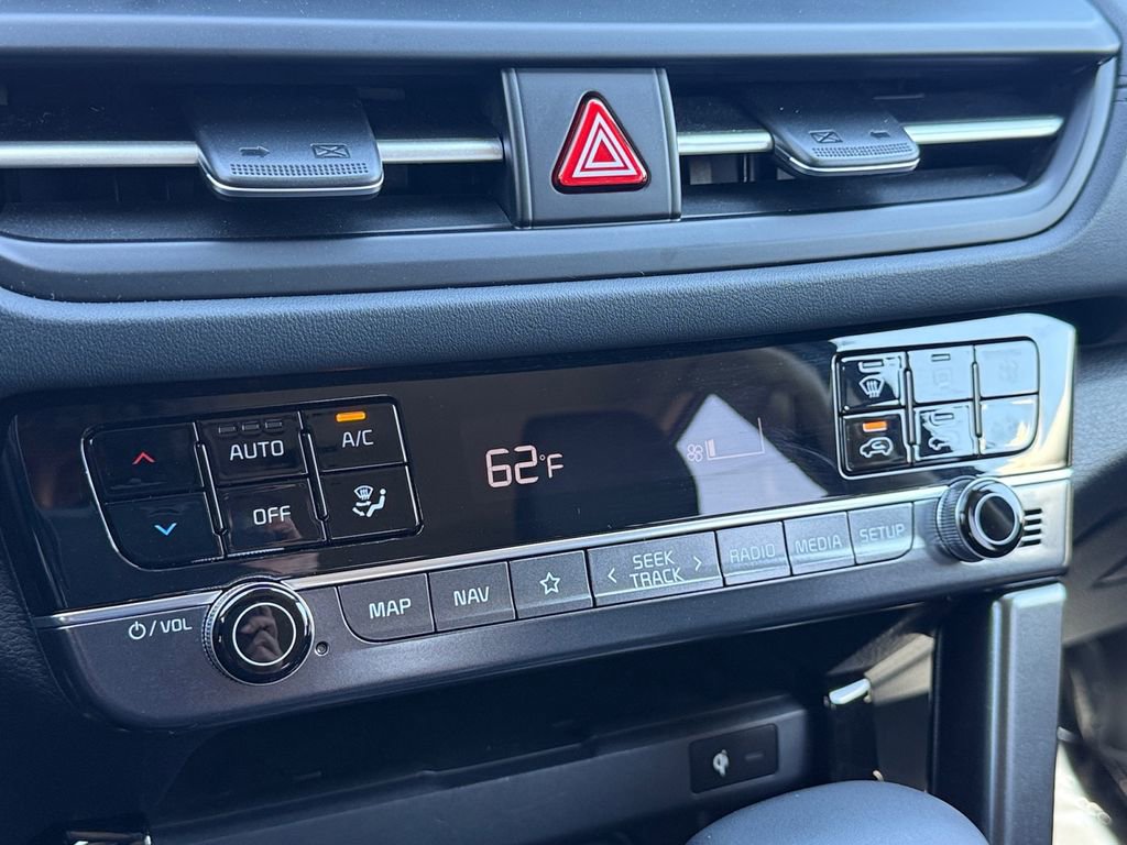 Certified 2024 Kia Seltos SX w/ SX Sunroof Package image 20