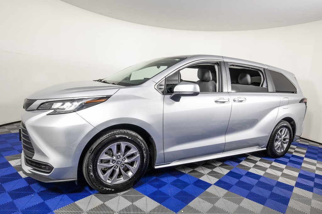 Used 2023 Toyota Sienna LE