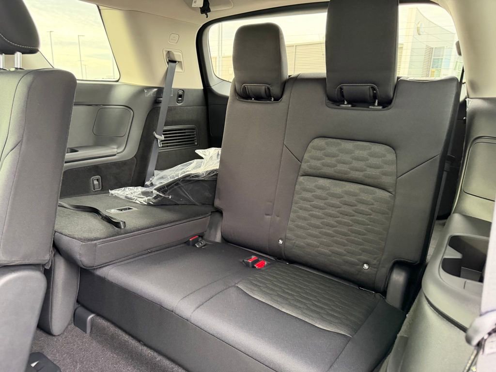 New 2026 Nissan Pathfinder SV image 18