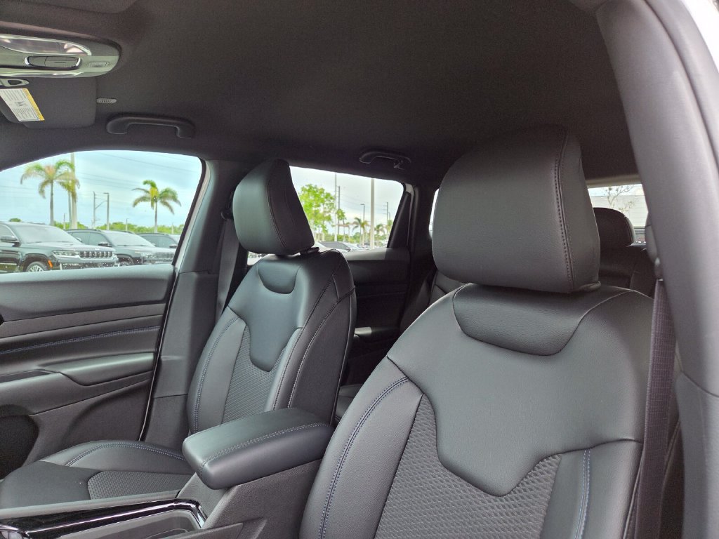 New 2026 Jeep Compass Latitude AWD/4WD image 26